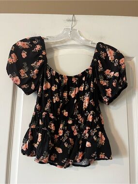 SO Brand Floral Puff-Sleeve Peplum Top in Black and Peach Juniors Size Small